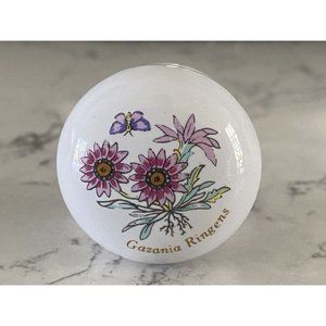 Floral White Porcelain Gazania Ringens‎ Knobs Drawer Pulls Amerock 23 Avail Vtg